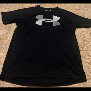 Men’s medium black Under Armour shirt